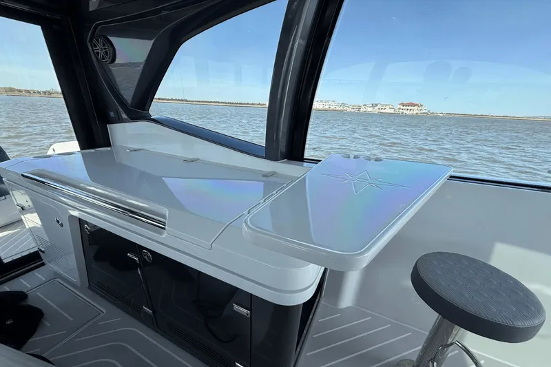 Slide: The Image of Galeon 435 GTO 2025 - 27