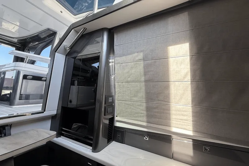 Slide: The Image of Galeon 435 GTO 2025 - 33