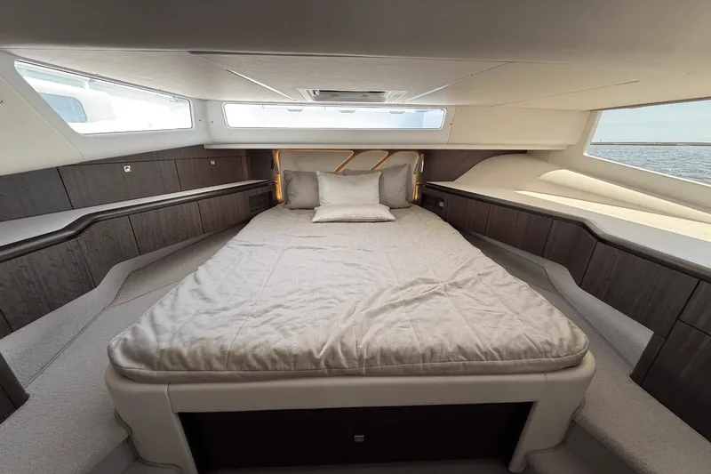 Slide: The Image of Galeon 435 GTO 2025 - 45