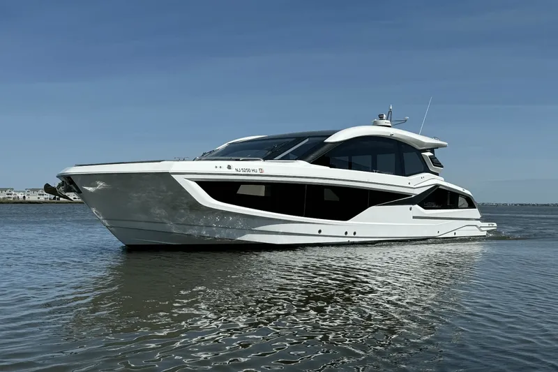 Slide: The Image of Galeon 435 GTO 2025 - 5