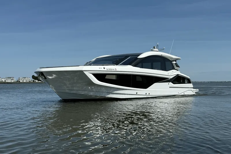 Slide: The Image of Galeon 435 GTO 2025 - 6