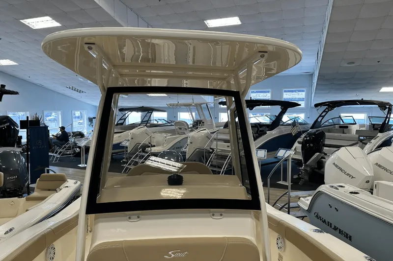 Slide: The Image of Scout 215 XSF 2025 - 35