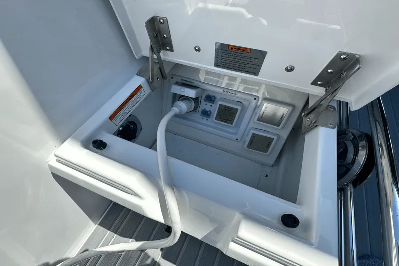 Slide: The Image of Cruisers Yachts 34 GLS Outboard 2025 - 20