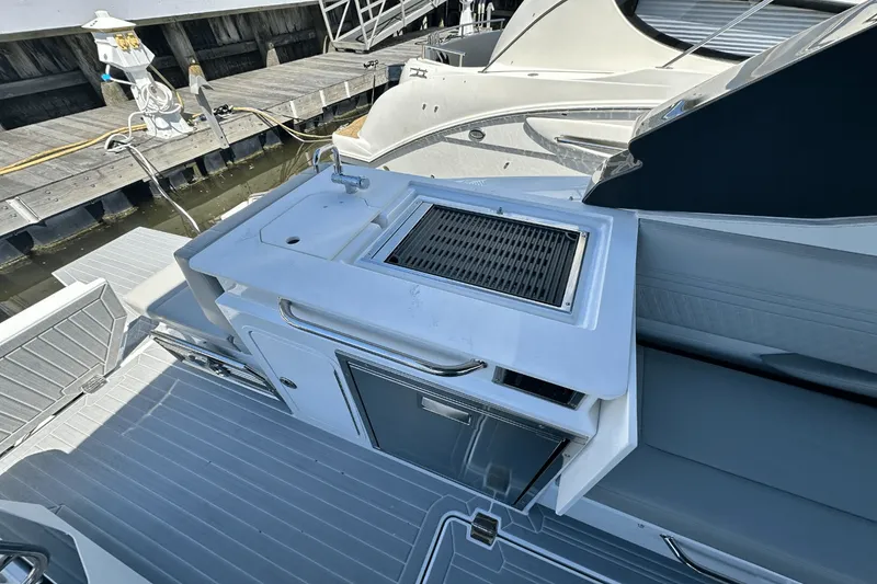 Slide: The Image of Cruisers Yachts 34 GLS Outboard 2025 - 24