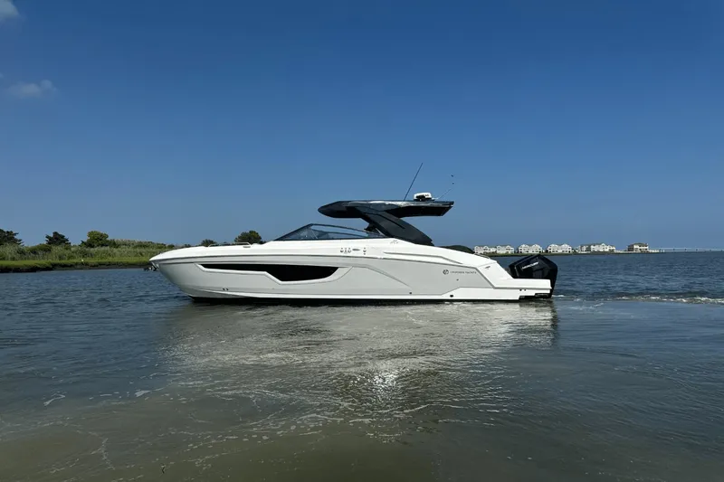 Slide: The Image of Cruisers Yachts 34 GLS Outboard 2025 - 4