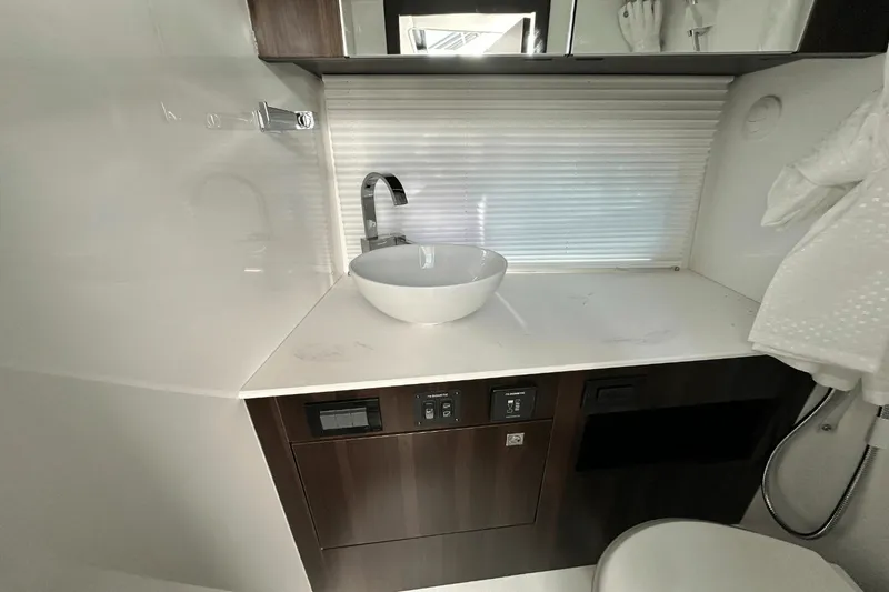 Slide: The Image of Cruisers Yachts 34 GLS Outboard 2025 - 40