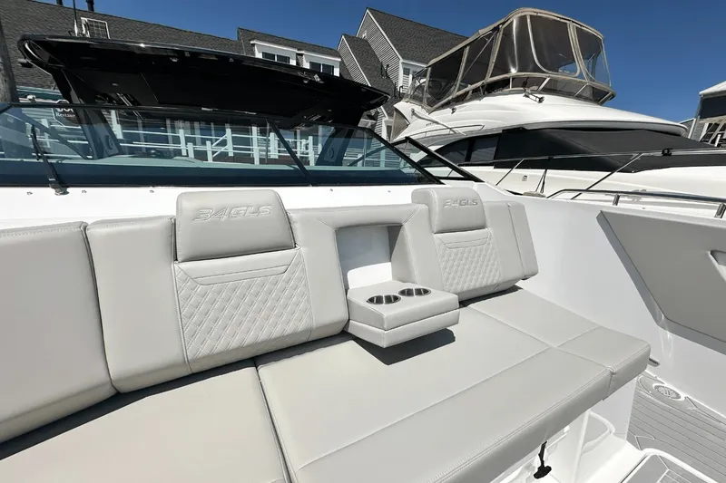 Slide: The Image of Cruisers Yachts 34 GLS Outboard 2025 - 43