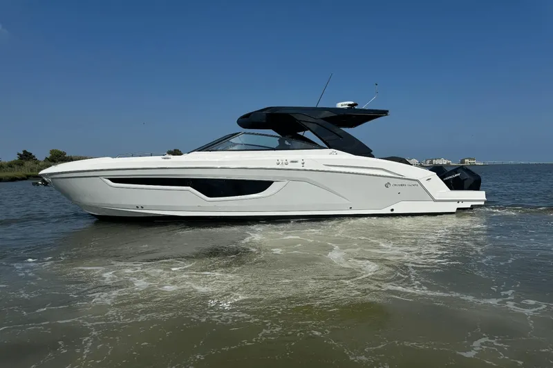 Slide: The Image of Cruisers Yachts 34 GLS Outboard 2025 - 47