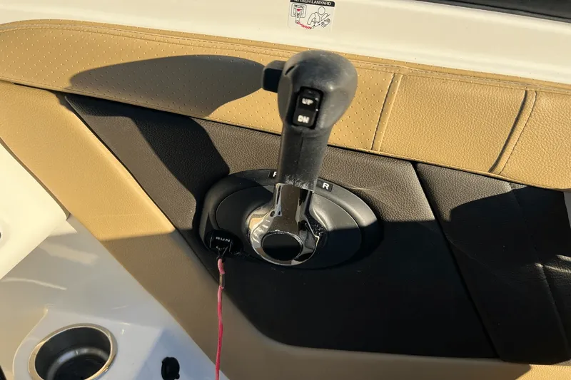 Slide: The Image of Sea Ray 19 SPX OB 2020 - 9