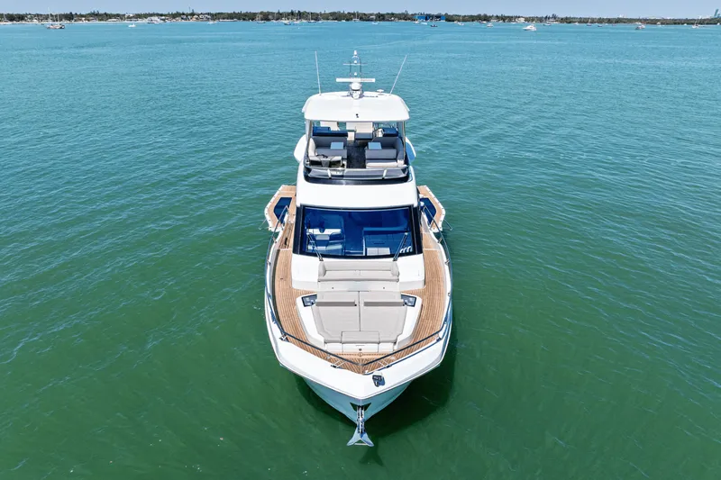 Slide: The Image of Galeon 560 FLY 2025 - 25