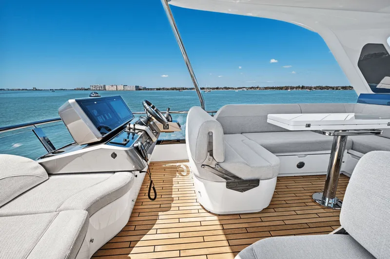Slide: The Image of Galeon 560 FLY 2025 - 94