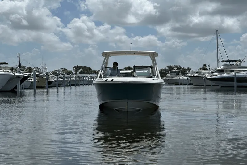 Slide: The Image of Boston Whaler 240 Vantage 2025 - 2