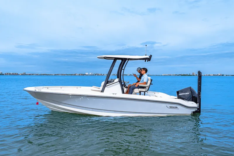 Slide: The Image of Boston Whaler 220 Dauntless 2025 - 1
