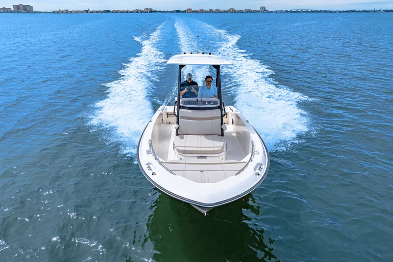 Slide: The Image of Boston Whaler 220 Dauntless 2025 - 22