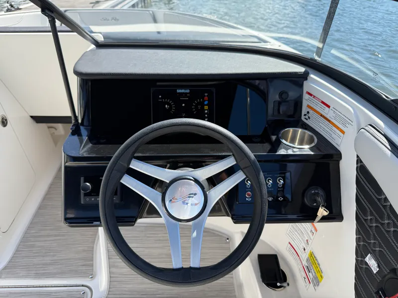 Slide: The Image of Sea Ray SPX 190 Outboard 2025 - 19