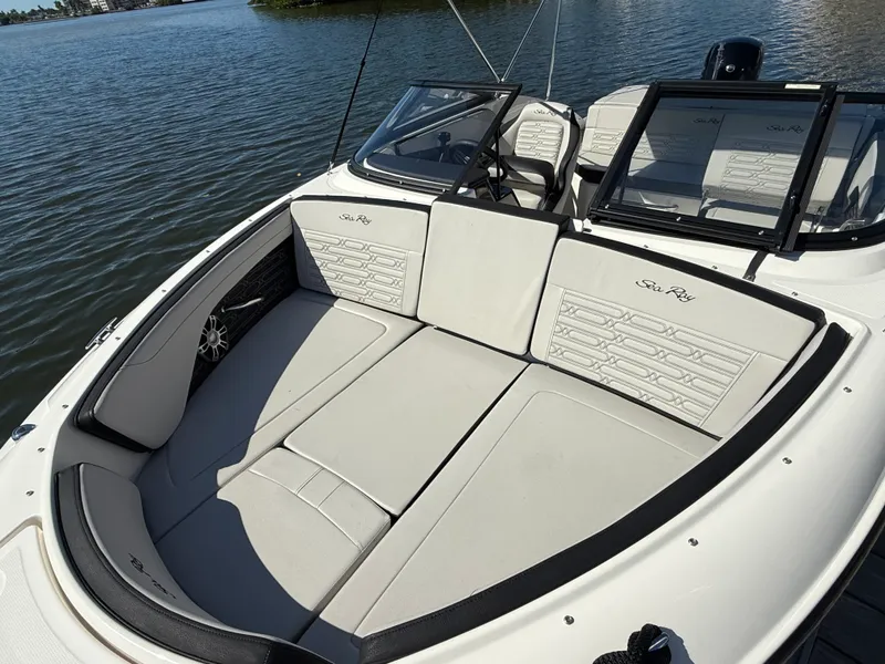 Slide: The Image of Sea Ray SPX 190 Outboard 2025 - 26