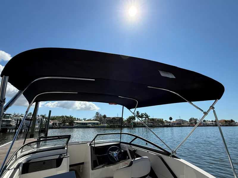 Slide: The Image of Sea Ray SPX 190 Outboard 2025 - 27