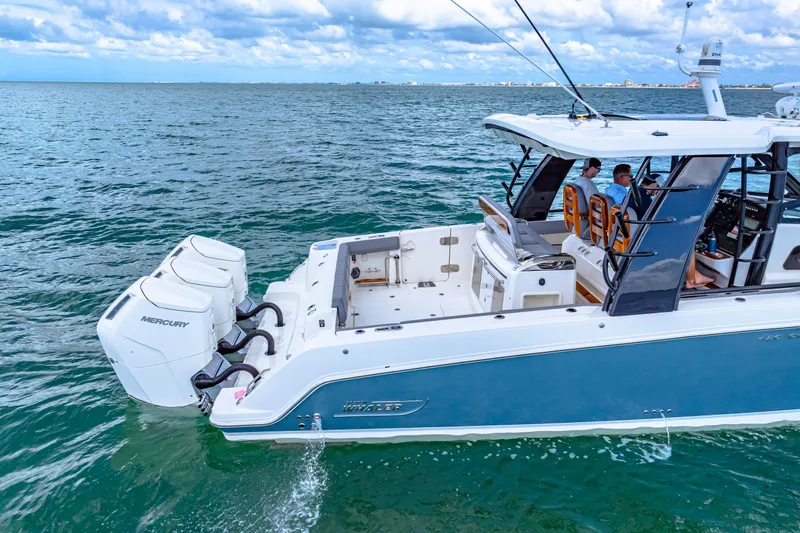 Slide: The Image of Boston Whaler 420 Outrage 2025 - 11