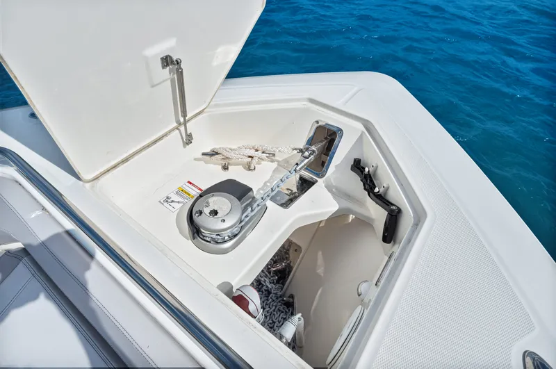 Slide: The Image of Boston Whaler 420 Outrage 2025 - 58