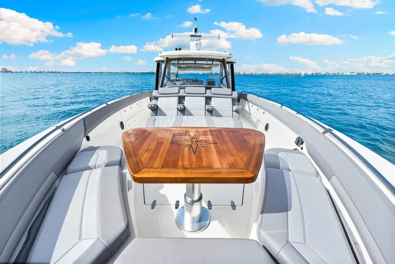 Slide: The Image of Boston Whaler 420 Outrage 2025 - 59