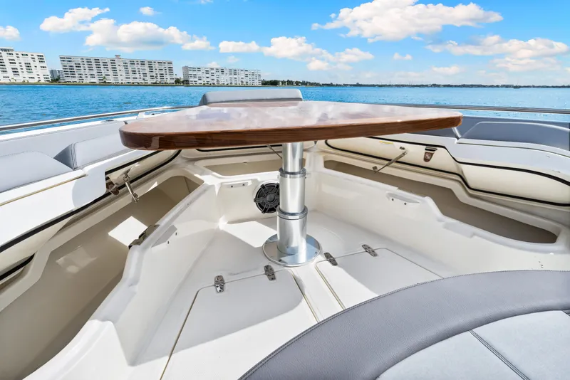 Slide: The Image of Boston Whaler 420 Outrage 2025 - 63