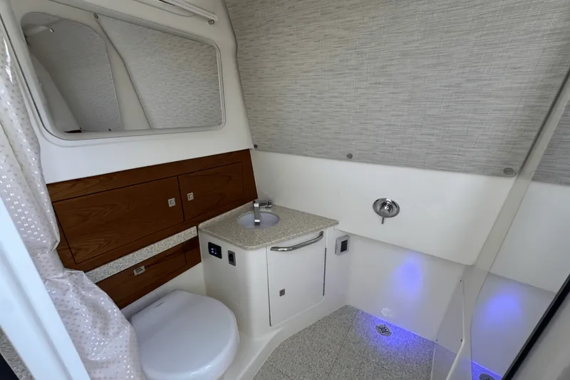 Slide: The Image of Boston Whaler 420 Outrage 2025 - 69