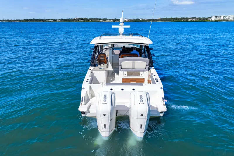 Slide: The Image of Boston Whaler 380 Realm 2025 - 11