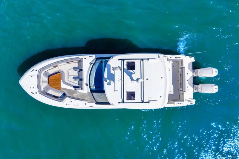 Slide: The Image of Boston Whaler 380 Realm 2025 - 12