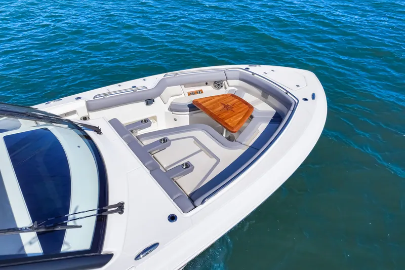 Slide: The Image of Boston Whaler 380 Realm 2025 - 16