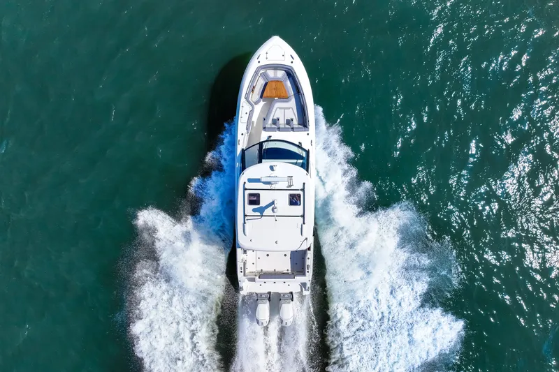 Slide: The Image of Boston Whaler 380 Realm 2025 - 22