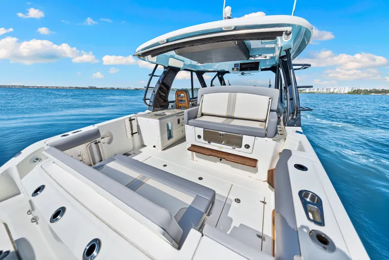 Slide: The Image of Boston Whaler 380 Realm 2025 - 26