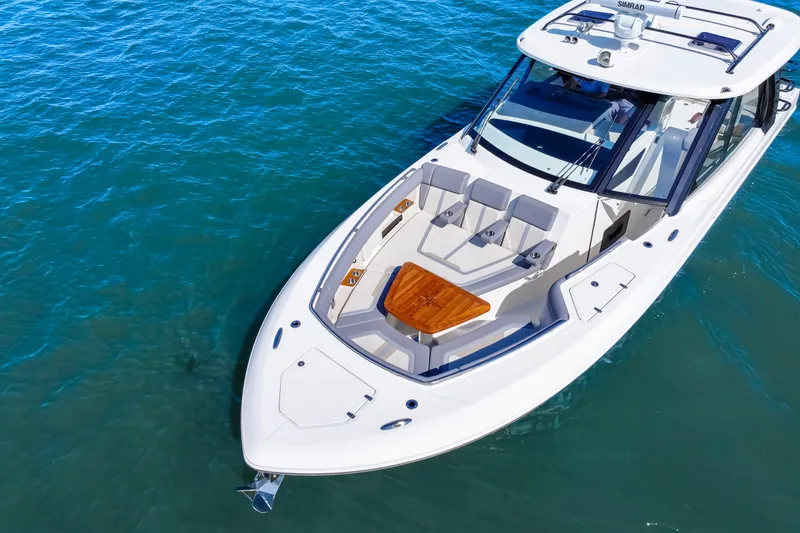 Slide: The Image of Boston Whaler 380 Realm 2025 - 4