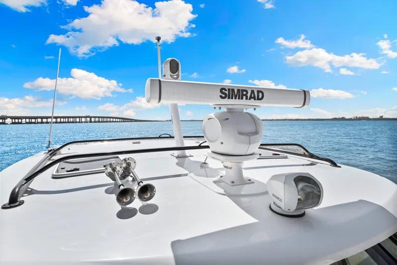 Slide: The Image of Boston Whaler 380 Realm 2025 - 51