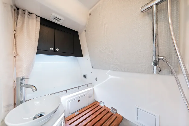 Slide: The Image of Boston Whaler 380 Realm 2025 - 55