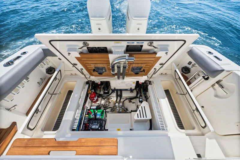 Slide: The Image of Boston Whaler 380 Realm 2025 - 56