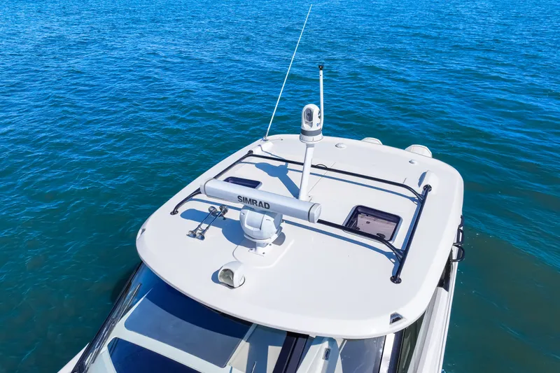 Slide: The Image of Boston Whaler 380 Realm 2025 - 6