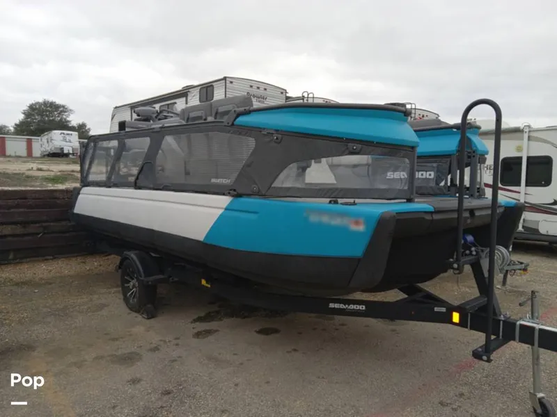 The Image of Sea-Doo Switch 19 2022 - 11987128