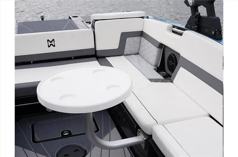 Slide: The Image of Heyday Wake Boats H22 2023 - 13