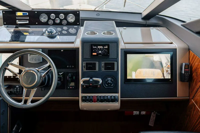 Slide: The Image of Model 65 Squadron Category Motor Yachts 2011 - 27