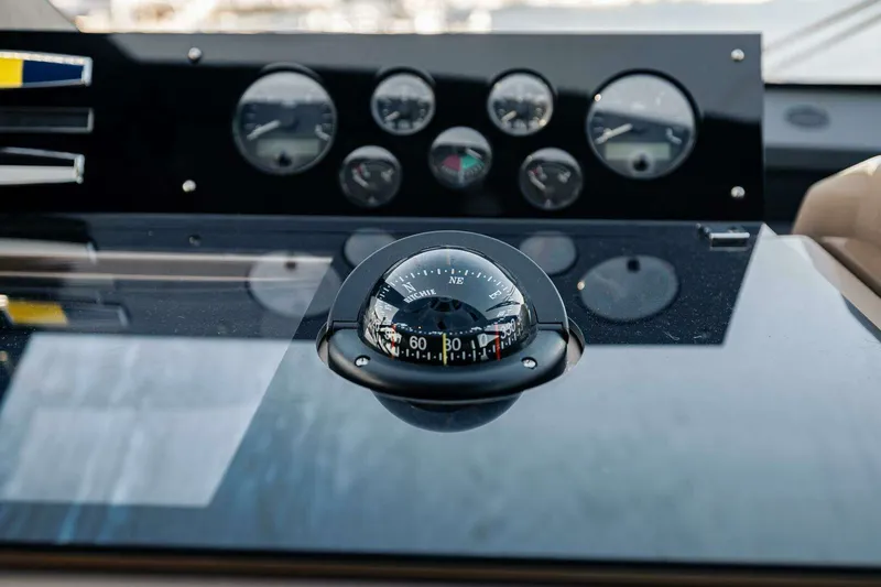 Slide: The Image of Model 65 Squadron Category Motor Yachts 2011 - 29