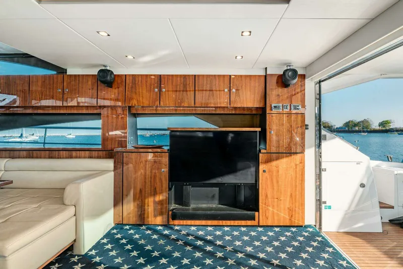 Slide: The Image of Model 65 Squadron Category Motor Yachts 2011 - 35