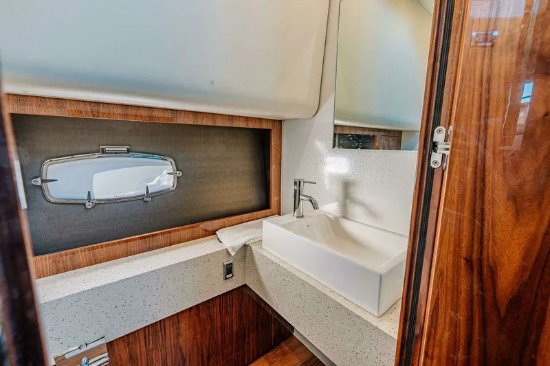 Slide: The Image of Model 65 Squadron Category Motor Yachts 2011 - 44