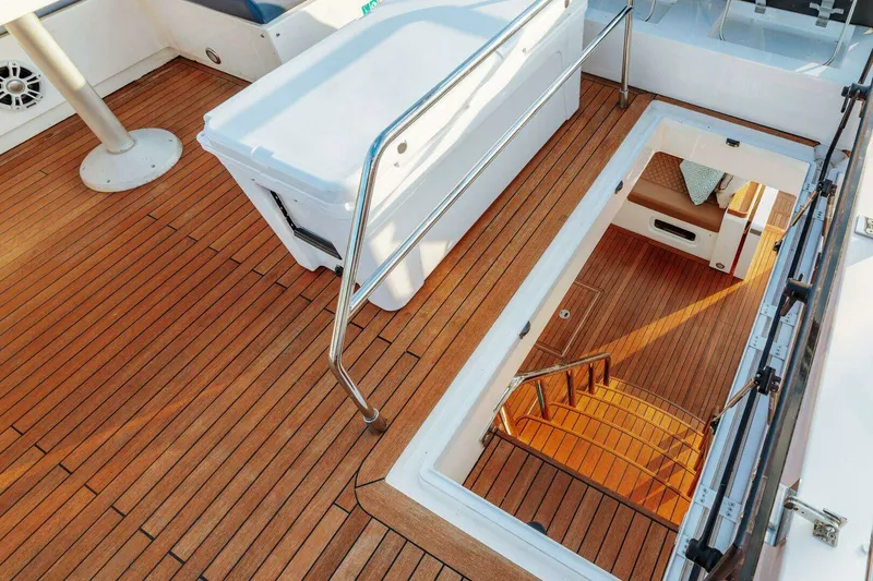 Slide: The Image of Model 65 Squadron Category Motor Yachts 2011 - 84