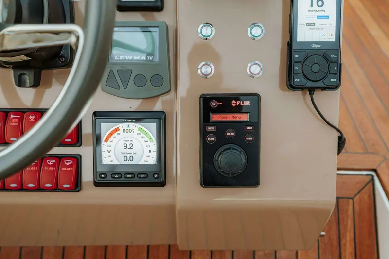 Slide: The Image of Model 65 Squadron Category Motor Yachts 2011 - 89