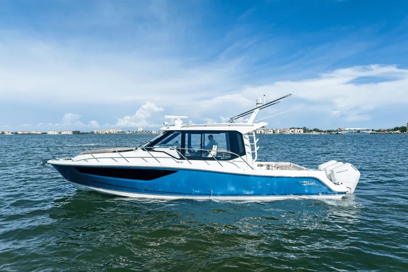 Slide: The Image of Boston Whaler 365 Conquest 2025 - 11