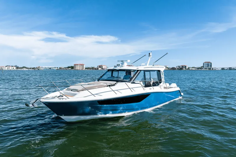 Slide: The Image of Boston Whaler 365 Conquest 2025 - 12