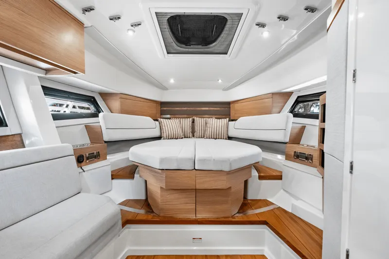 Slide: The Image of Boston Whaler 365 Conquest 2025 - 35