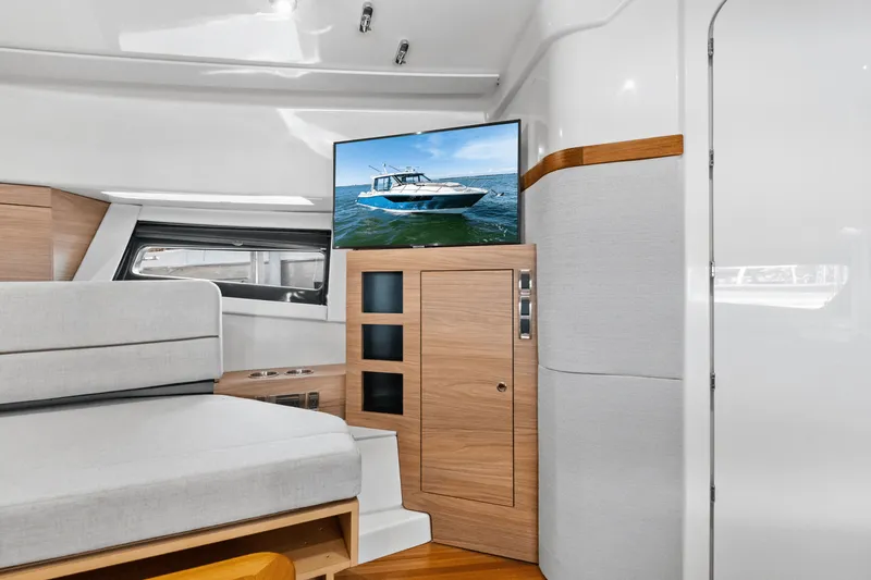 Slide: The Image of Boston Whaler 365 Conquest 2025 - 37