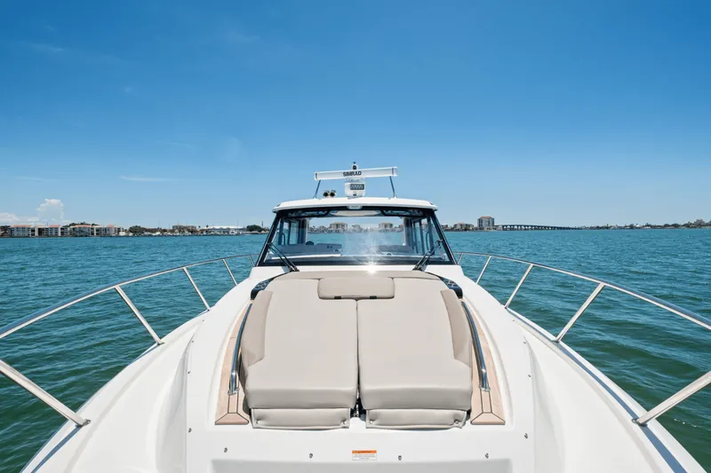 Slide: The Image of Boston Whaler 365 Conquest 2025 - 44