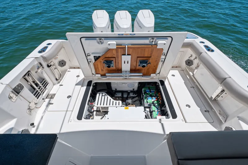 Slide: The Image of Boston Whaler 365 Conquest 2025 - 48